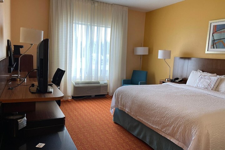 1 King Bed (14 of 22)