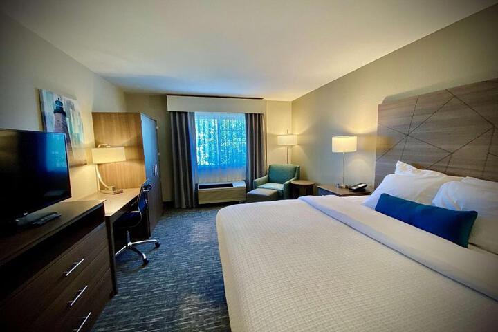 Standard Room, King or Two Doubles