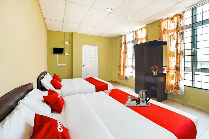 Room 16 of 18