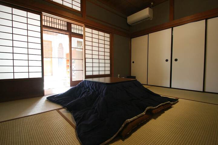 Room 33 of 107