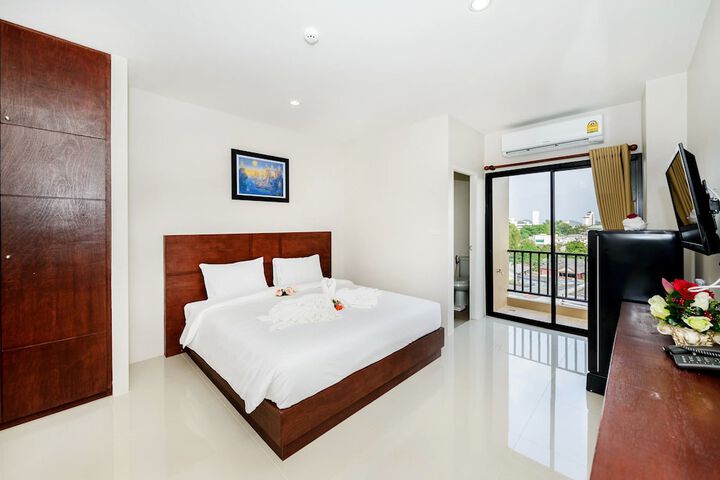 Room 9 of 31