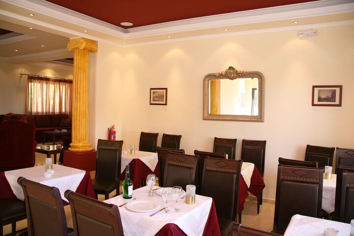Dining 67 of 117