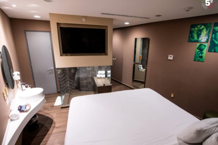Room 4 of 37