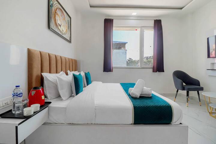 Room 8 of 34