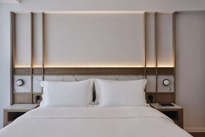 Room 33 of 88
