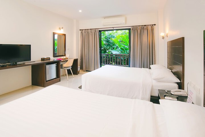 Room 28 of 65