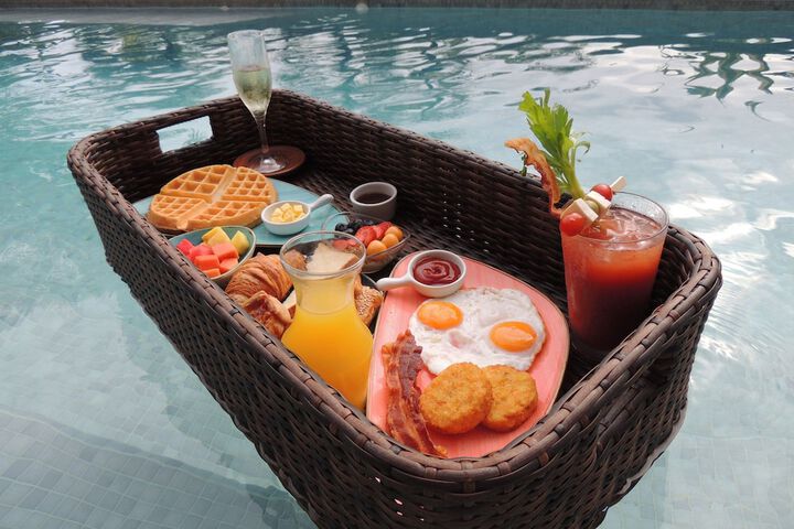 Breakfast/Coffee Service 86 of 131