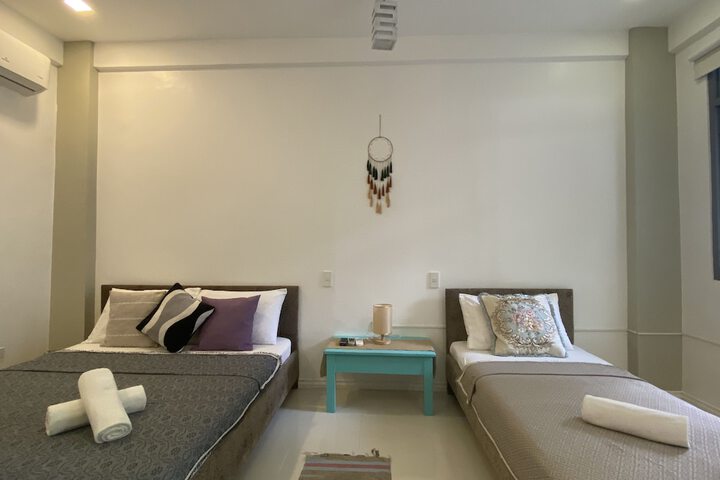 Room 3 of 8