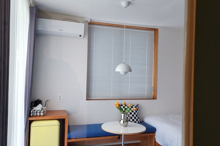 Room 15 of 28