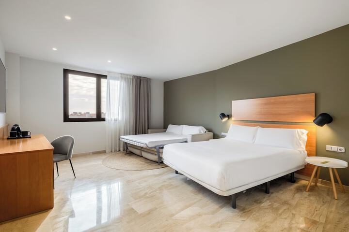 Room 6 of 30
