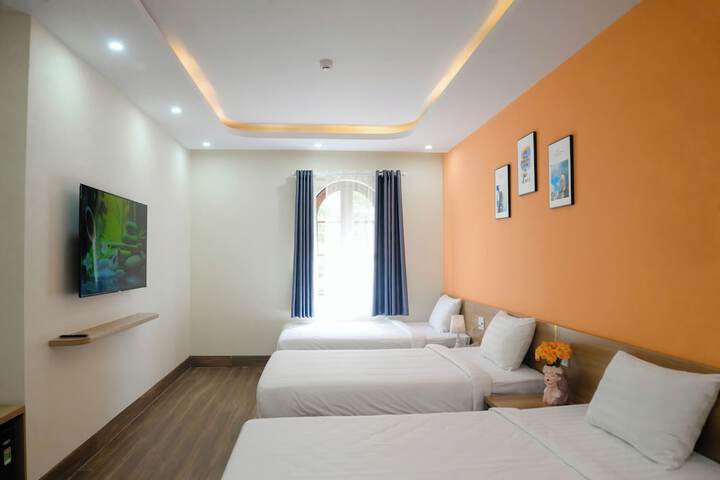 Room 26 of 80