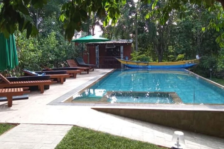 Pool 31 of 60