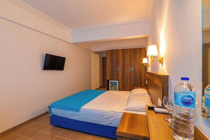 Room 16 of 209