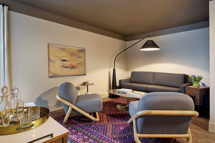 Room 12 of 25