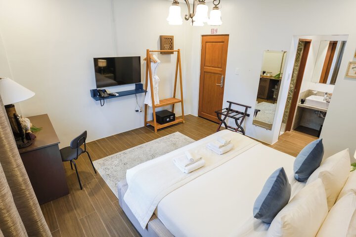 Room 25 of 119