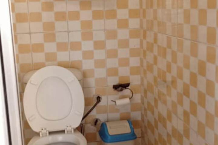 Room 119 of 285