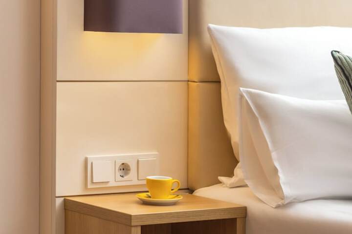 Room 53 of 119