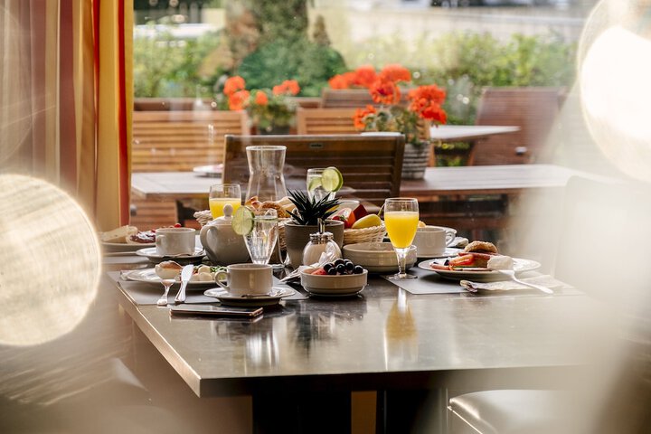 Breakfast/Coffee Service 44 of 58