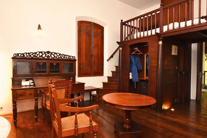 Room 43 of 72