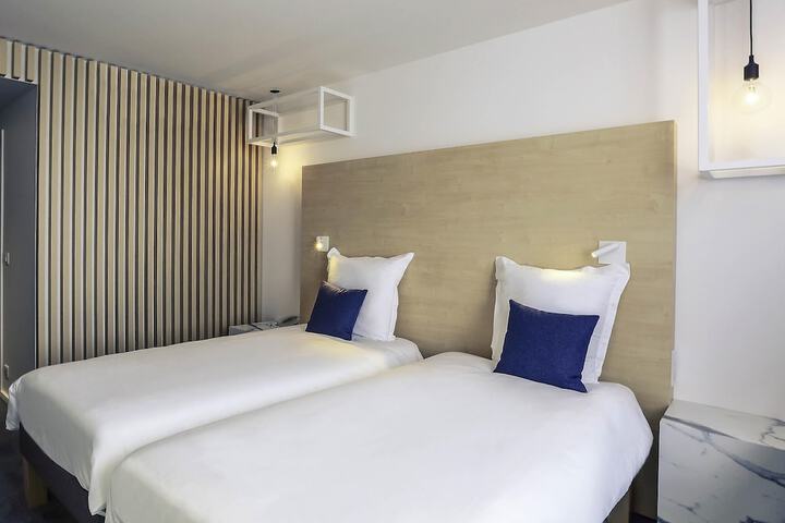 Room 10 of 57