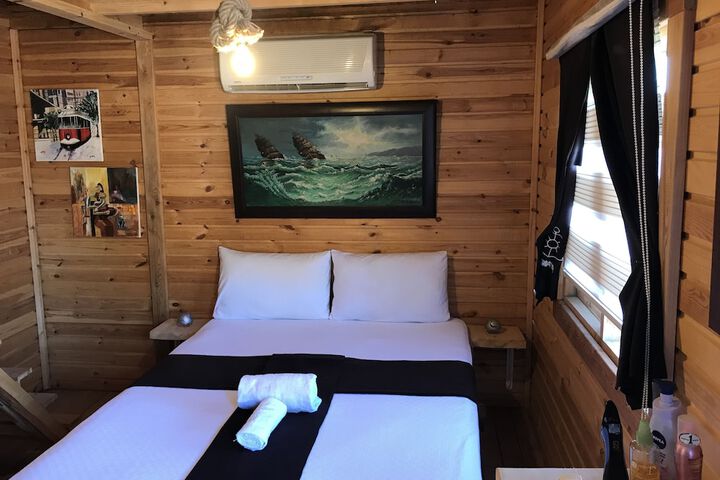 Room 4 of 44