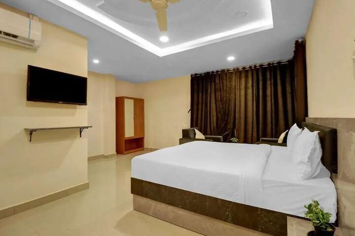 Room 4 of 26