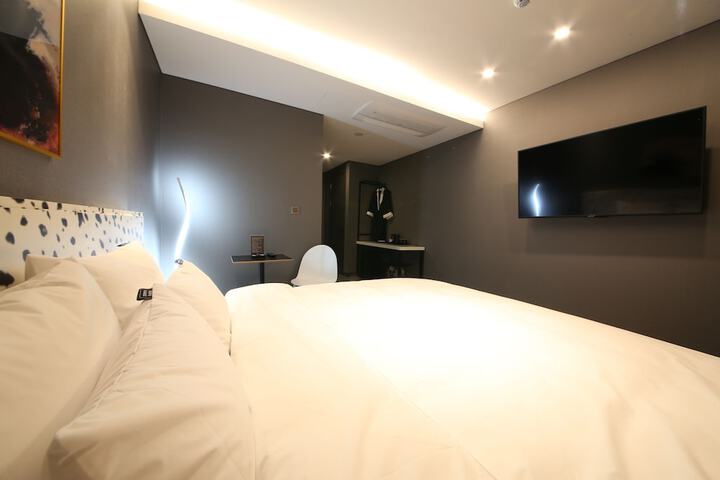 Room 10 of 117