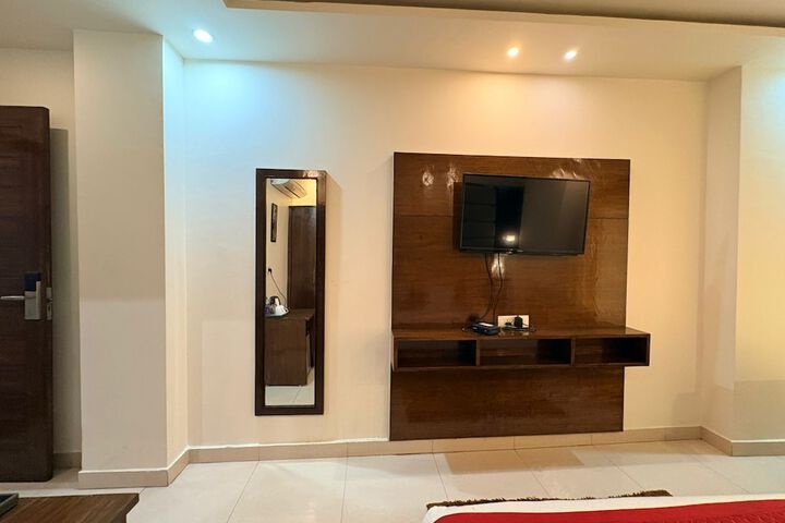 Room 20 of 49