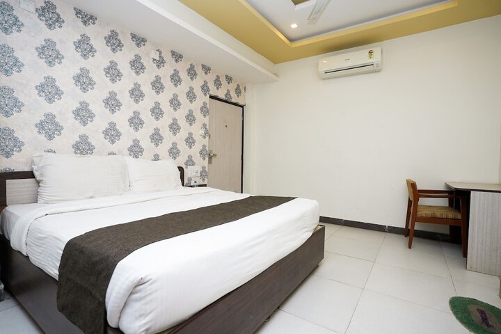 Room 19 of 33