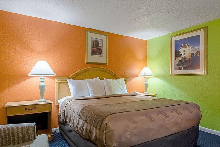 Room 7 of 26