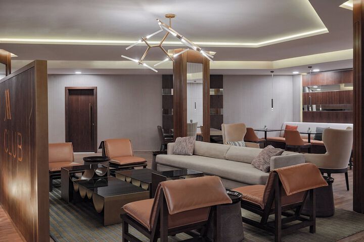 Lounge 39 of 51