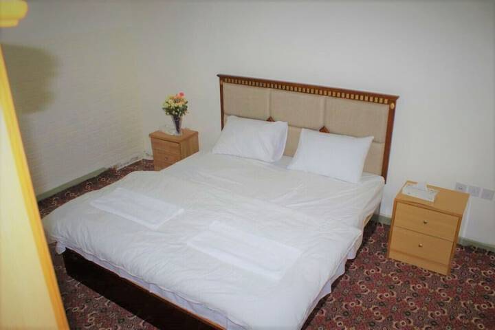 Room 9 of 32