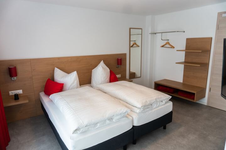Room 17 of 47