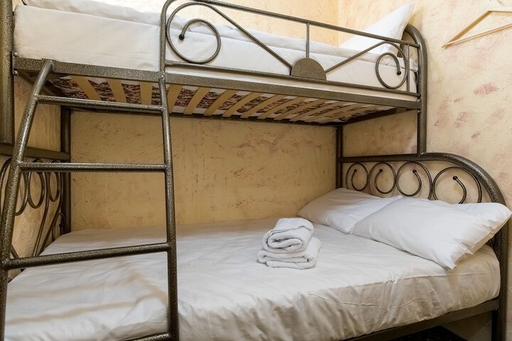Room 7 of 22