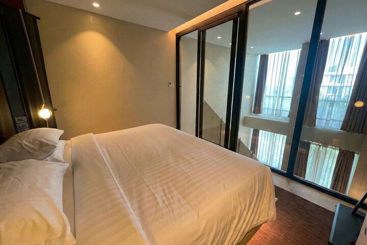 Room 2 of 111