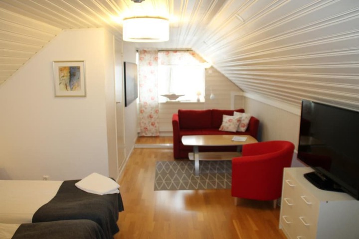 Room 10 of 24