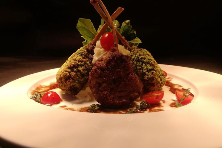 Dining 44 of 77