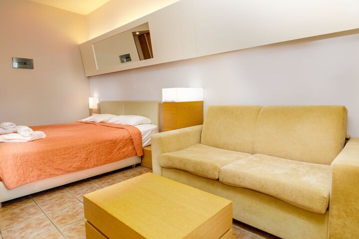 Room 30 of 229