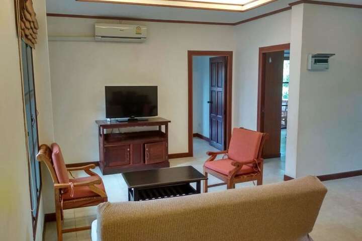Room 33 of 72