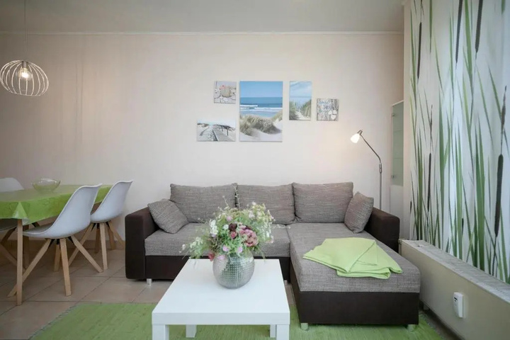 Room 2 of 17