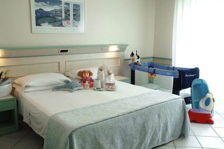 Room 13 of 23