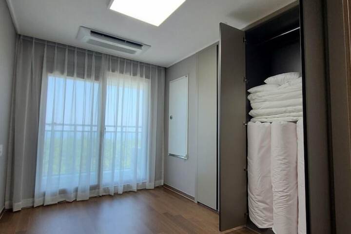 Room 32 of 78