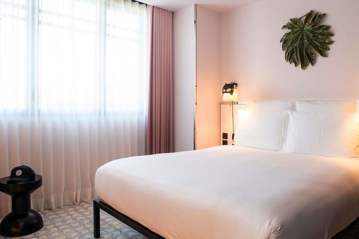 Room 70 of 192