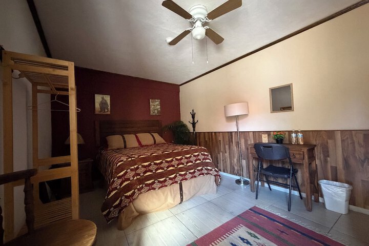 Room 9 of 99