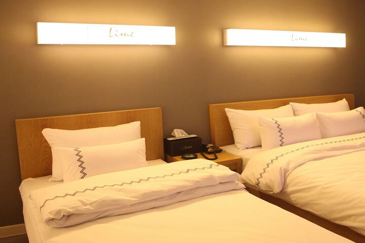 Room 8 of 46