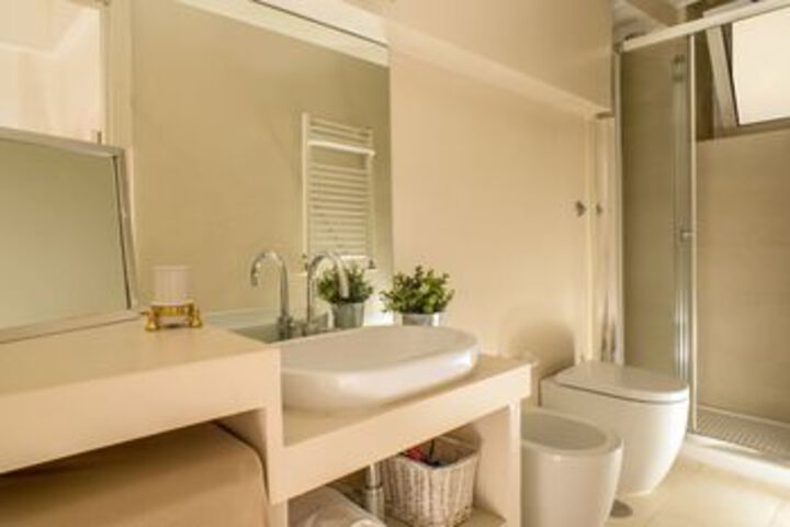 Room 3 of 20