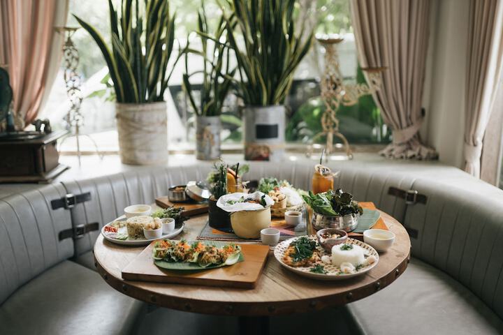 Dining 60 of 108