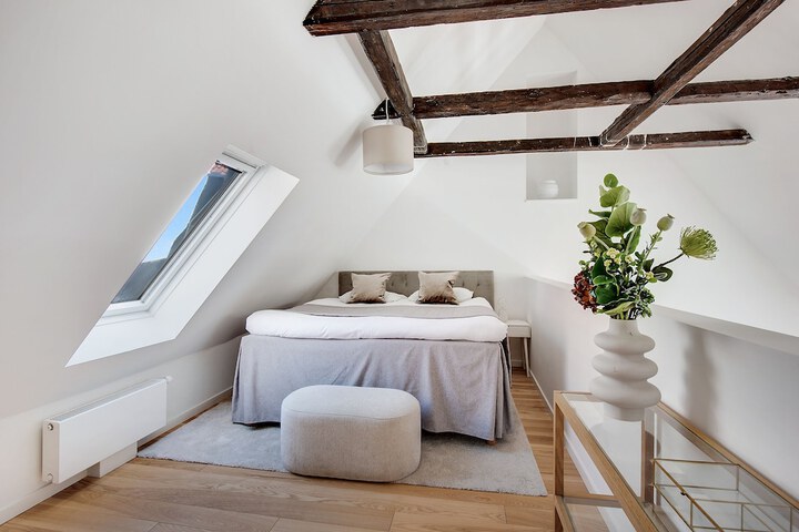 Room 7 of 25