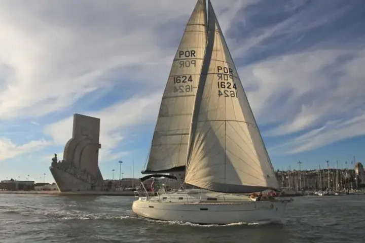 Photo of Sea Bloom - Sleep & Sail in Tejo