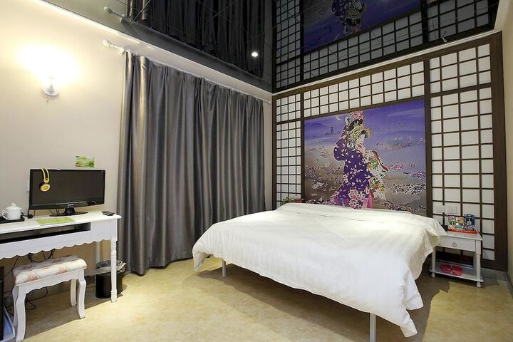 Room 28 of 42